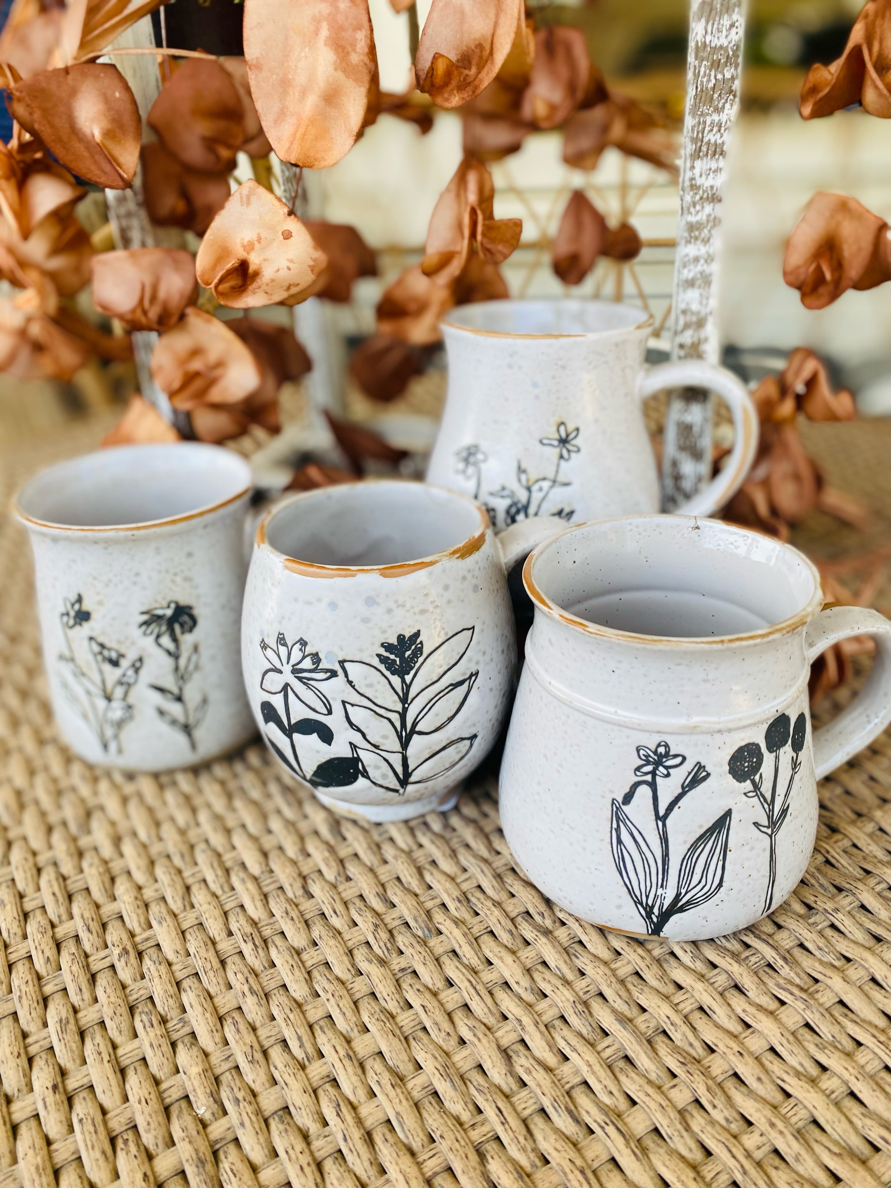 MAGPIE FLORAL MUG