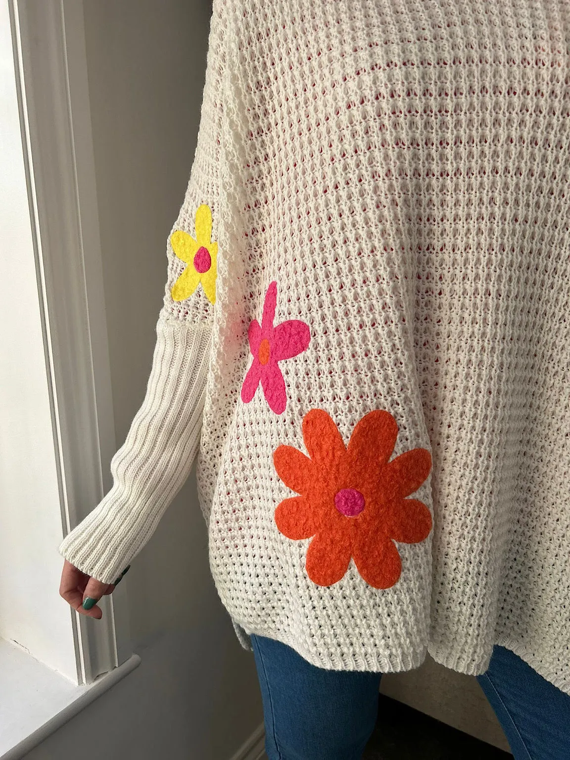 Winter White Ribbed Sleeve Daisy Knit Violet