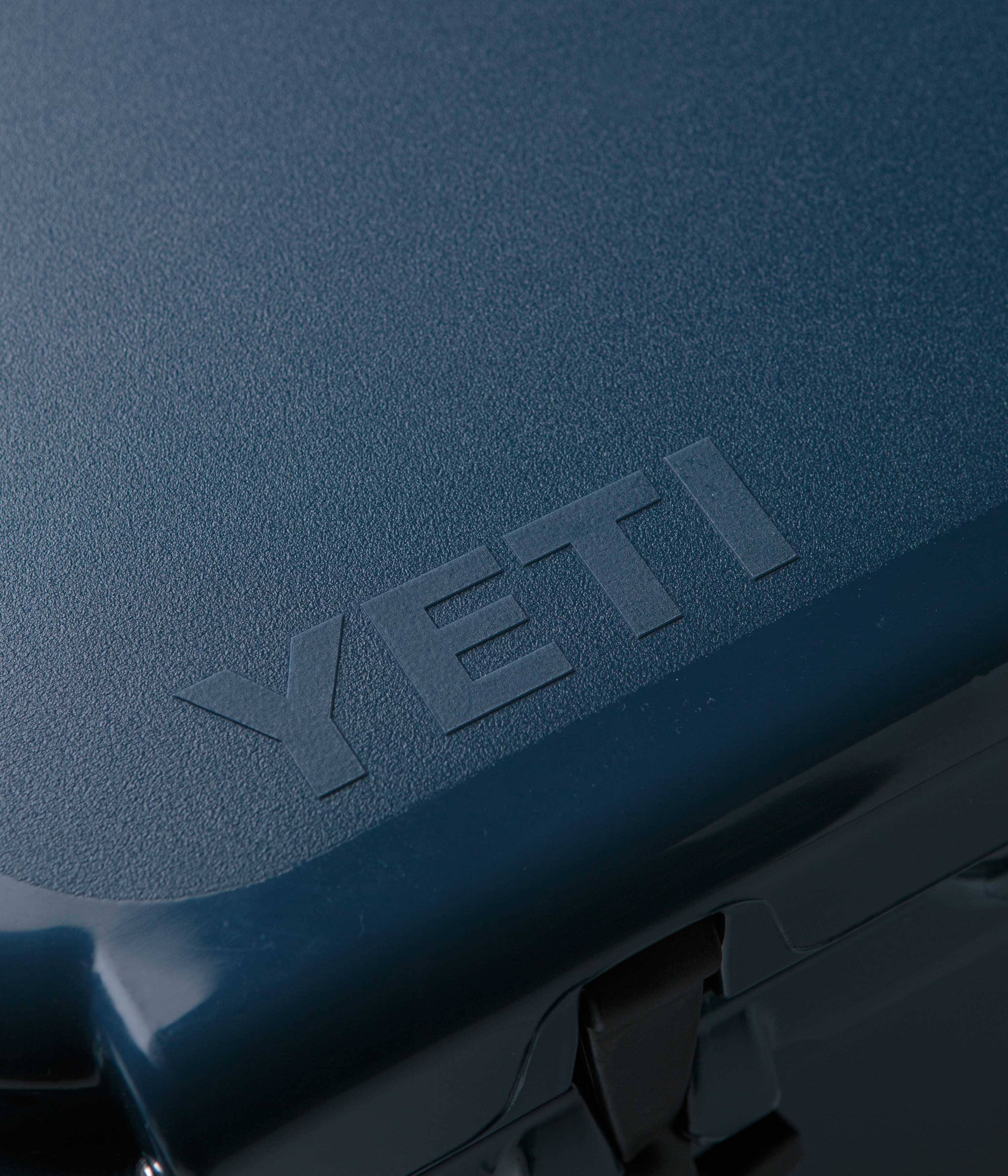 Yeti Tundra 35 Hard Cooler - Navy